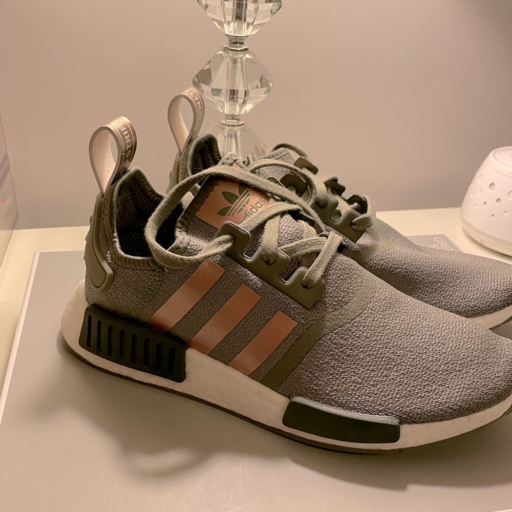 Woman's size 8 Adidas Athletic shoes.
